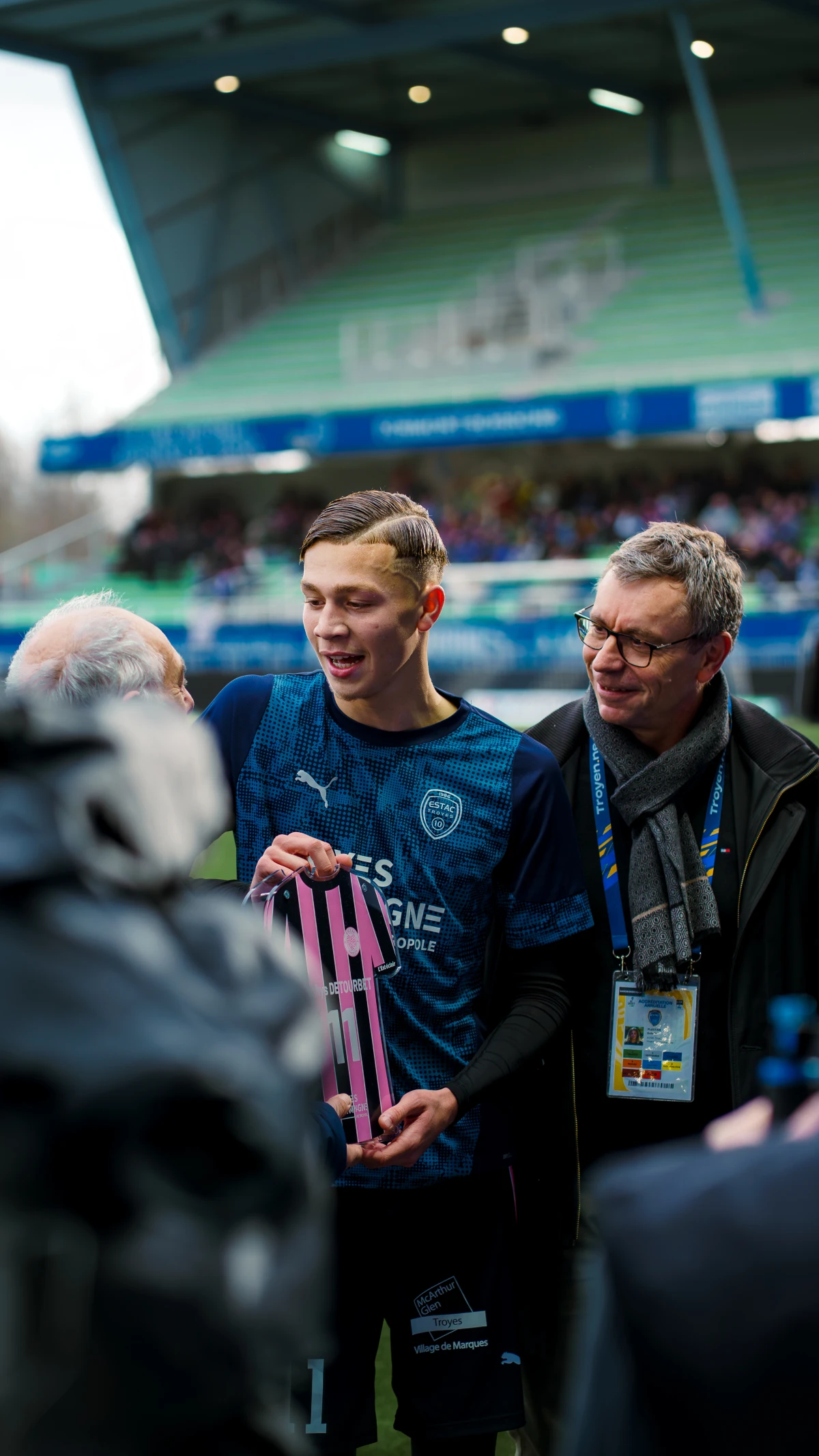 Portrait de Mathys Detourbet joueur de l'ESTAC Troyes - Photo par Yann Barthaux, photographe Grand Est